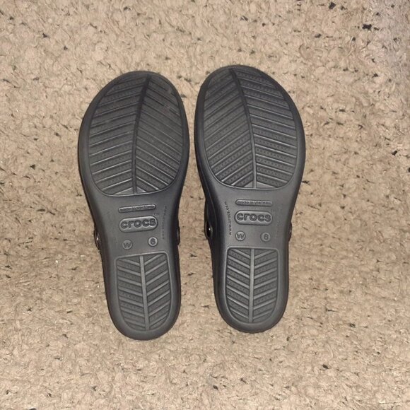 CROCS-Sanrah- Metallic Medallion Sandals-Black Thong Wedge-Sz 6-Near Mint - Picture 7 of 7